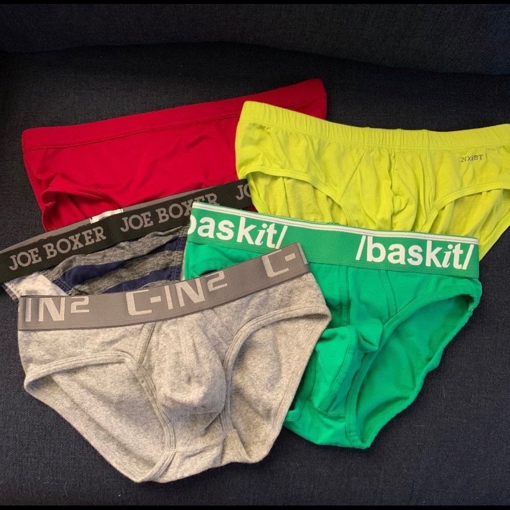Variety of medium briefs